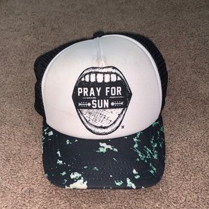 Pray for sun hat
